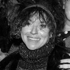 Mitzi Shore height profile photo