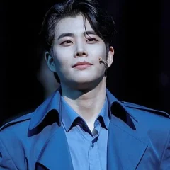 MJ (South Korean singer) height profile photo