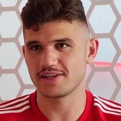 Morato (footballer, born 2001) height profile photo