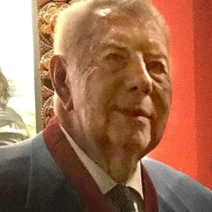 Mort Walker height profile photo