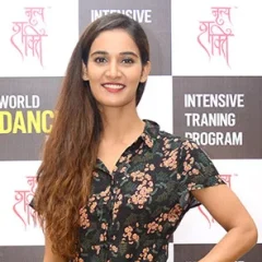 Mukti Mohan height profile photo