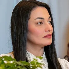 Muniba Mazari height profile photo