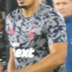 Murillo (footballer) height profile photo