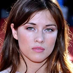 Mylène Jampanoï height profile photo
