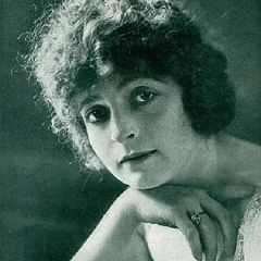 Myrtle Gonzalez height profile photo