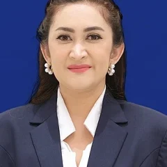 Nafa Urbach height profile photo