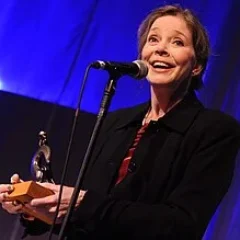 Nanci Griffith height profile photo