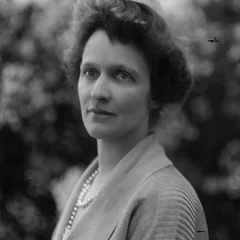Nancy Astor, Viscountess Astor height profile photo