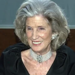 Nancy Kissinger height profile photo