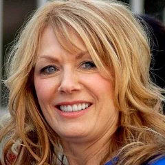 Nancy Wilson (rock musician) height profile photo