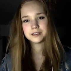 Naomi Seibt height profile photo
