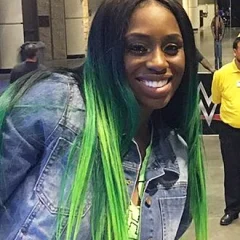 Naomi (wrestler) height profile photo