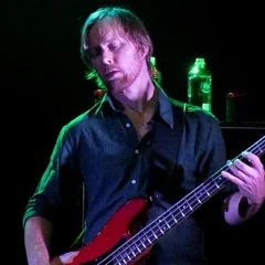Nate Mendel height profile photo