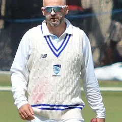 Nathan Lyon height profile photo