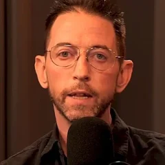 Neal Brennan height profile photo