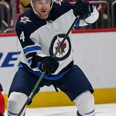 Neal Pionk height profile photo