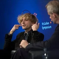 Neil Harbisson height profile photo