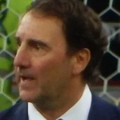 Néstor Lorenzo height profile photo