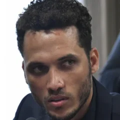 Neto (footballer, born 1985) height profile photo
