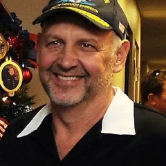 Nick Searcy height profile photo