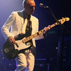 Nick Seymour height profile photo