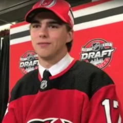 Nico Hischier height profile photo