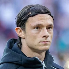 Nico Schulz height profile photo