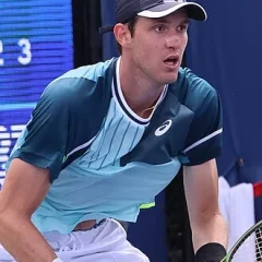 Nicolas Jarry height profile photo