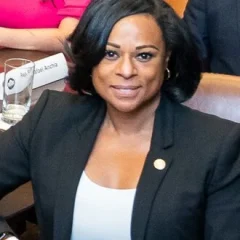 Nicole Collier height profile photo