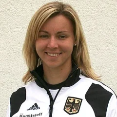 Nicole Reinhardt height profile photo
