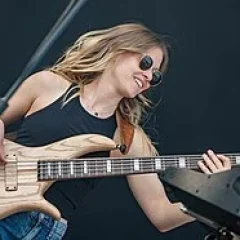 Nicole Row height profile photo