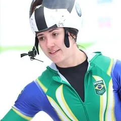 Nicole Silveira height profile photo