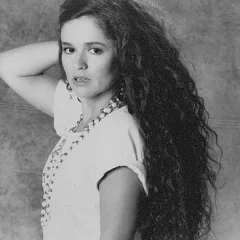 Nicolette Larson height profile photo