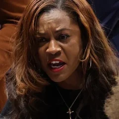 Niele Ivey height profile photo