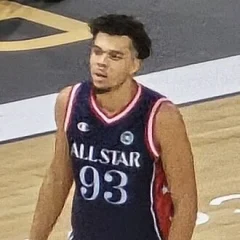 Noah Penda height profile photo