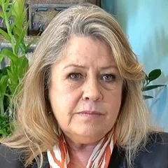 Noni Hazlehurst height profile photo