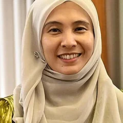 Nurul Izzah Anwar height profile photo