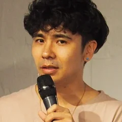Ocean Vuong height profile photo