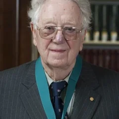 Oliver Smithies height profile photo