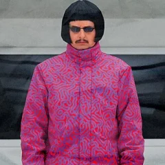 Oliver Tree height profile photo