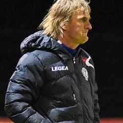 Ollie Horgan height profile photo