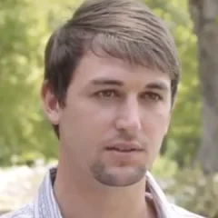 Ollie Schniederjans height profile photo