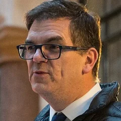 Olly Robbins height profile photo