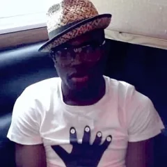 Omi (singer) height profile photo
