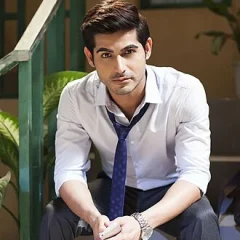 Omkar Kapoor height profile photo