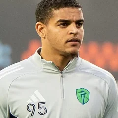 Osaze De Rosario height profile photo