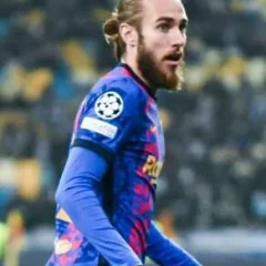 Óscar Mingueza height profile photo