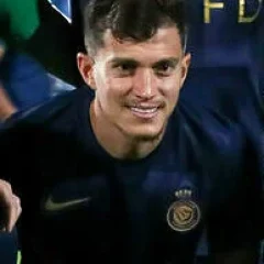 Otávio (footballer, born 1995) height profile photo