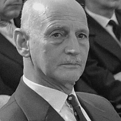 Otto Frank height profile photo