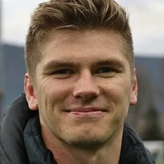 Owen Farrell height profile photo